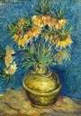 Keizerlijke kievitsbloemen in een koperen vaas