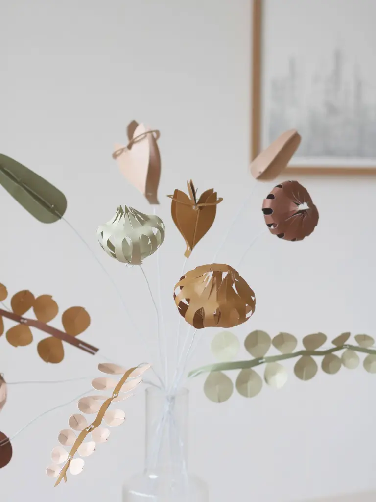 FIELD-paper-flowers-L (2).webp