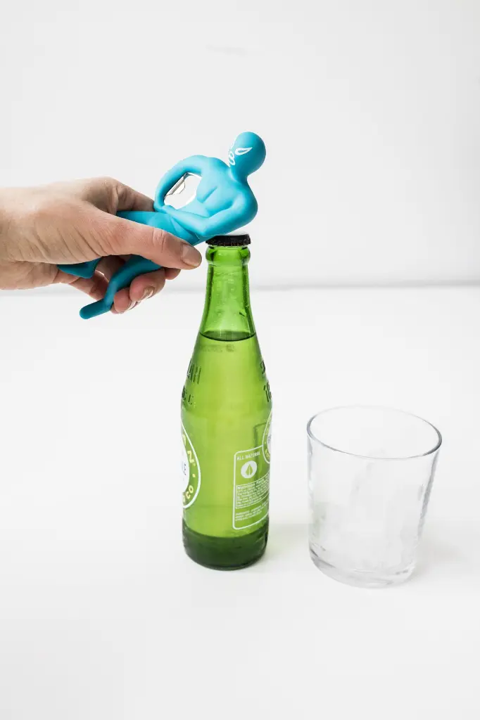 BO09-A_LUCHADOR-BOTTLE-OPENERS-KL-2016-1401-ACTION-6.webp